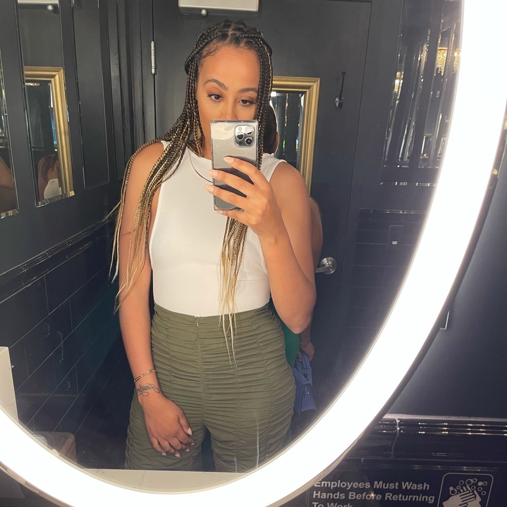 Meet your Posher, Larhonda